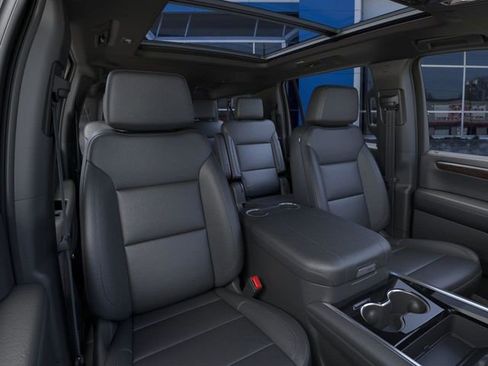 New 2026 Chevrolet Suburban Z71 AWD/4WD image 16
