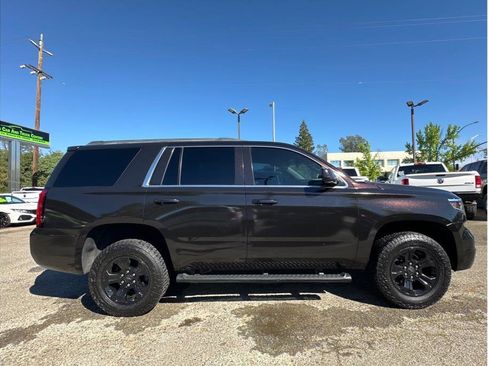 Used 2017 Chevrolet Tahoe LT w/ Z71 Midnight Edition image 9