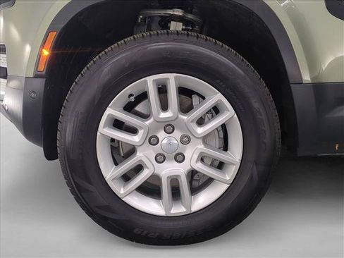 Certified 2025 Land Rover Defender 110 S AWD/4WD image 28