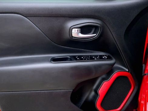 Used 2022 Jeep Renegade Latitude image 21