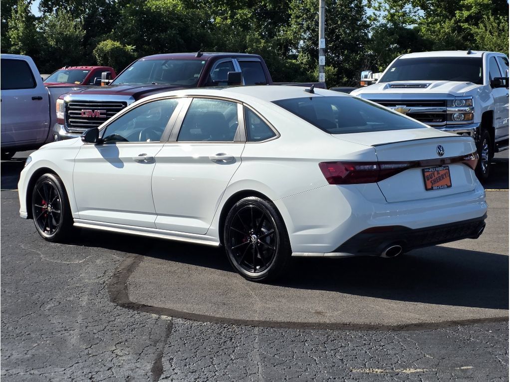 Used 2025 Volkswagen Jetta GLI Autobahn FWD image 12