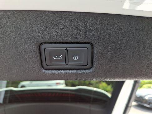 Used 2025 Audi Q5 Premium w/ Convenience Package AWD/4WD image 30
