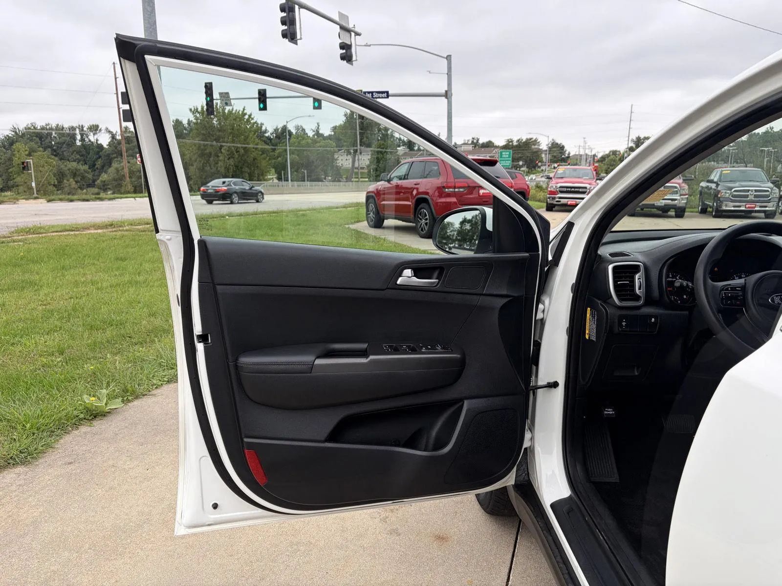 Used 2017 Kia Sportage LX AWD/4WD image 10