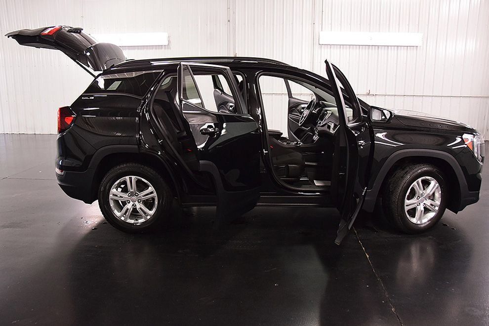 Used 2024 GMC Terrain SLE w/ Driver Convenience Package AWD/4WD image 33