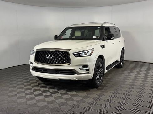 Used 2024 INFINITI QX80 Sensory AWD/4WD image 9