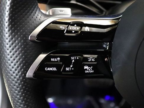 Used 2025 Mercedes-Benz GLC 350e 4MATIC w/ AMG Line image 4