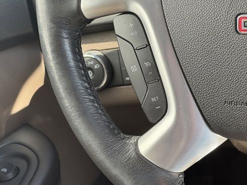 Used 2013 GMC Acadia SLT image 21