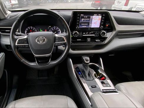 Used 2022 Toyota Highlander Limited image 5