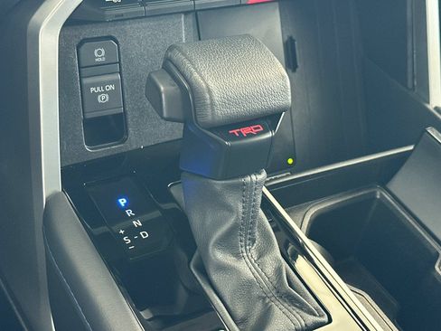 Used 2025 Toyota Tundra Platinum w/ TRD Off-Road Package AWD/4WD image 21
