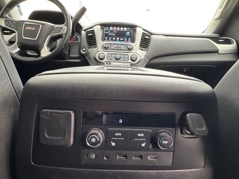 Used 2020 GMC Yukon XL SLT w/ Premium Edition image 12