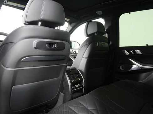 Used 2026 BMW X5 M60i image 18