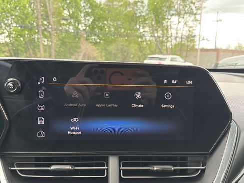 Used 2024 Chevrolet Trax ACTIV w/ Sunroof Package FWD image 18