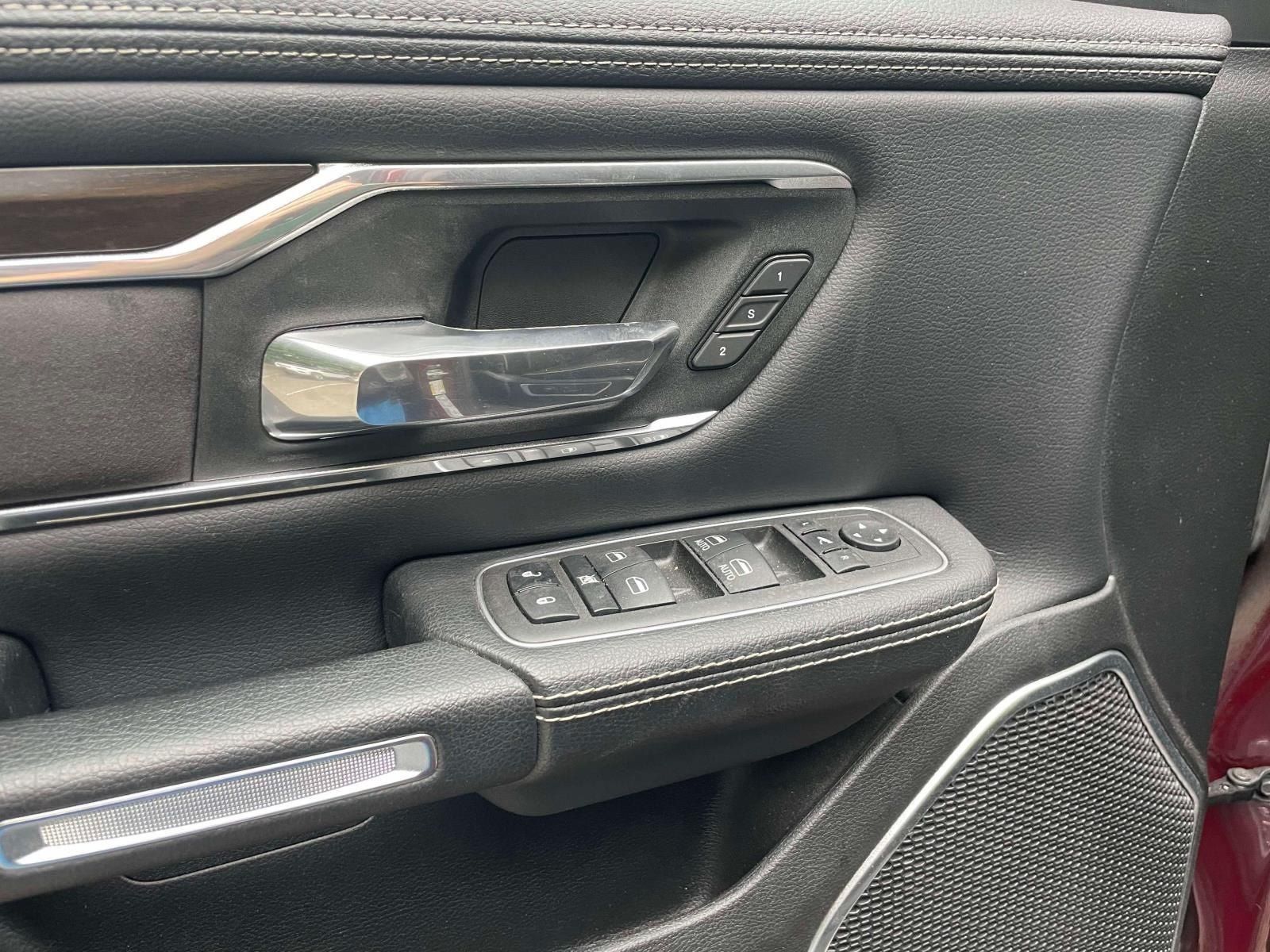 Used 2022 RAM 1500 Laramie AWD/4WD image 17