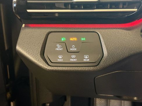 Used 2023 Volkswagen ID.4 Pro S image 17