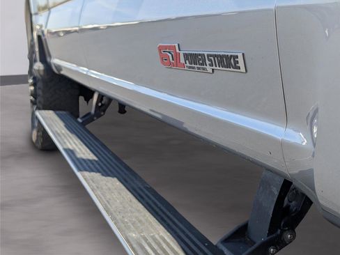 Used 2024 Ford F250 Platinum image 40