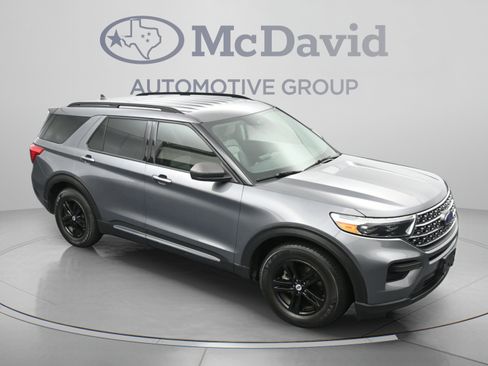 Used 2021 Ford Explorer XLT RWD image 32