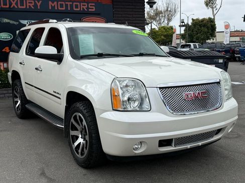 Used 2011 GMC Yukon Denali AWD/4WD image 18
