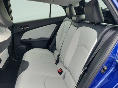 Used 2016 Toyota Prius Four Touring FWD image 10