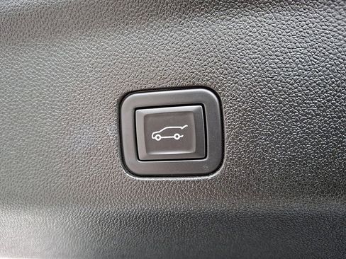 Used 2023 Chevrolet Tahoe RST image 31