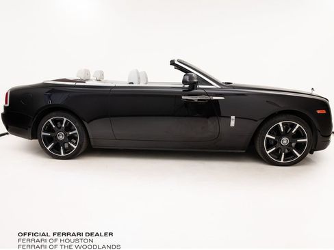 Used 2018 Rolls-Royce Dawn RWD image 3
