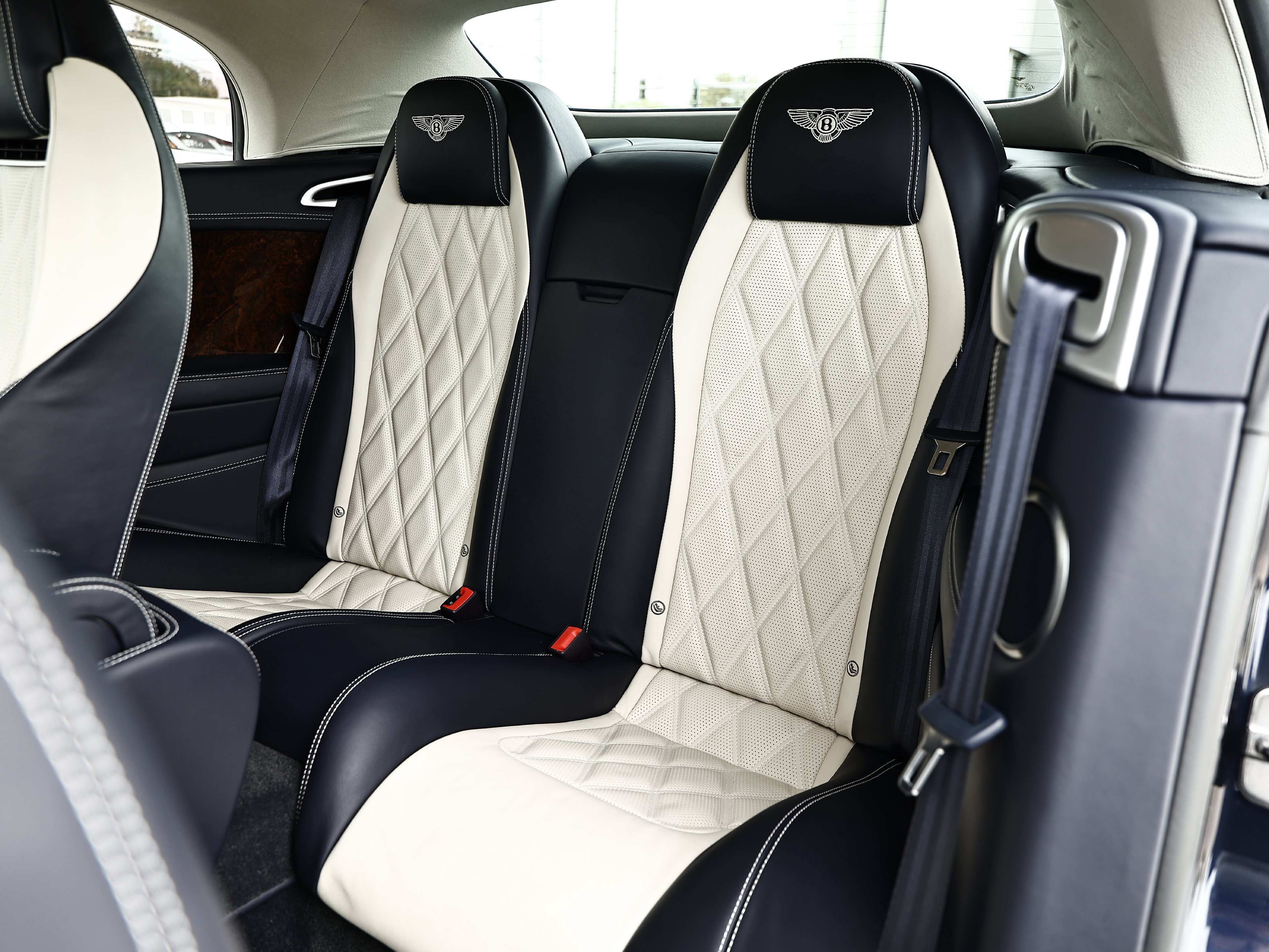 Used 2015 Bentley Continental GT AWD/4WD image 28