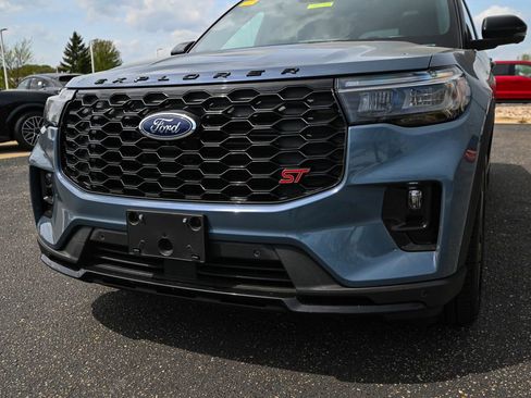 Certified 2025 Ford Explorer ST w/ Sun And Sound Package AWD/4WD image 11