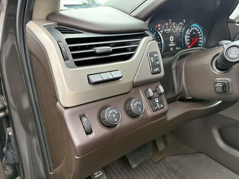 Used 2019 GMC Yukon XL Denali w/ Open Road Package AWD/4WD image 17