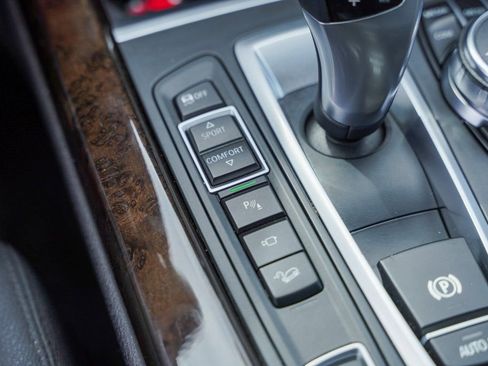 Used 2018 BMW X5 xDrive40e w/ Executive Package image 29