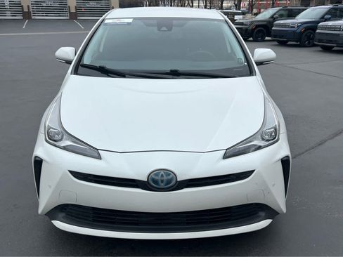 Used 2019 Toyota Prius LE image 3