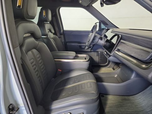 Used 2022 Rivian R1T Adventure AWD/4WD image 22
