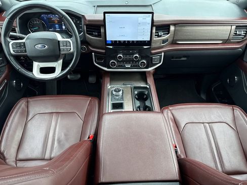Used 2024 Ford Expedition Limited RWD image 12