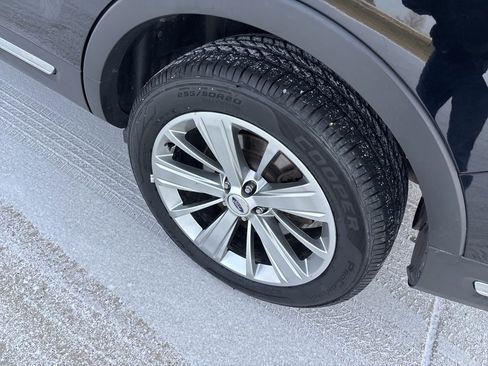 Used 2018 Ford Explorer Limited image 7