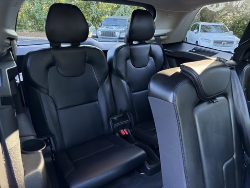 Certified 2025 Volvo XC90 B5 Core AWD/4WD image 33