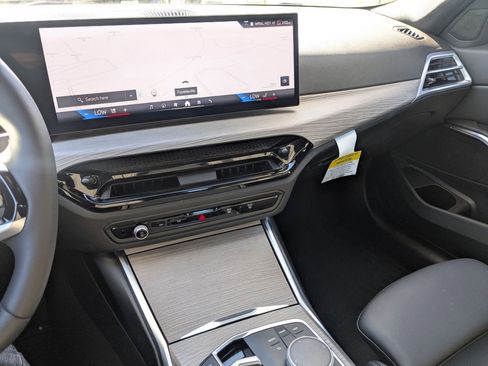 Used 2025 BMW 330i Sedan w/ Convenience Package image 22