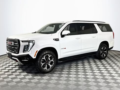 Used 2025 GMC Yukon XL AT4 w/ LPO, Floor Liner Package AWD/4WD image 4