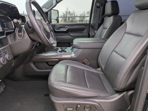 Used 2024 Chevrolet Silverado 2500 LTZ w/ LTZ Plus Package image 10