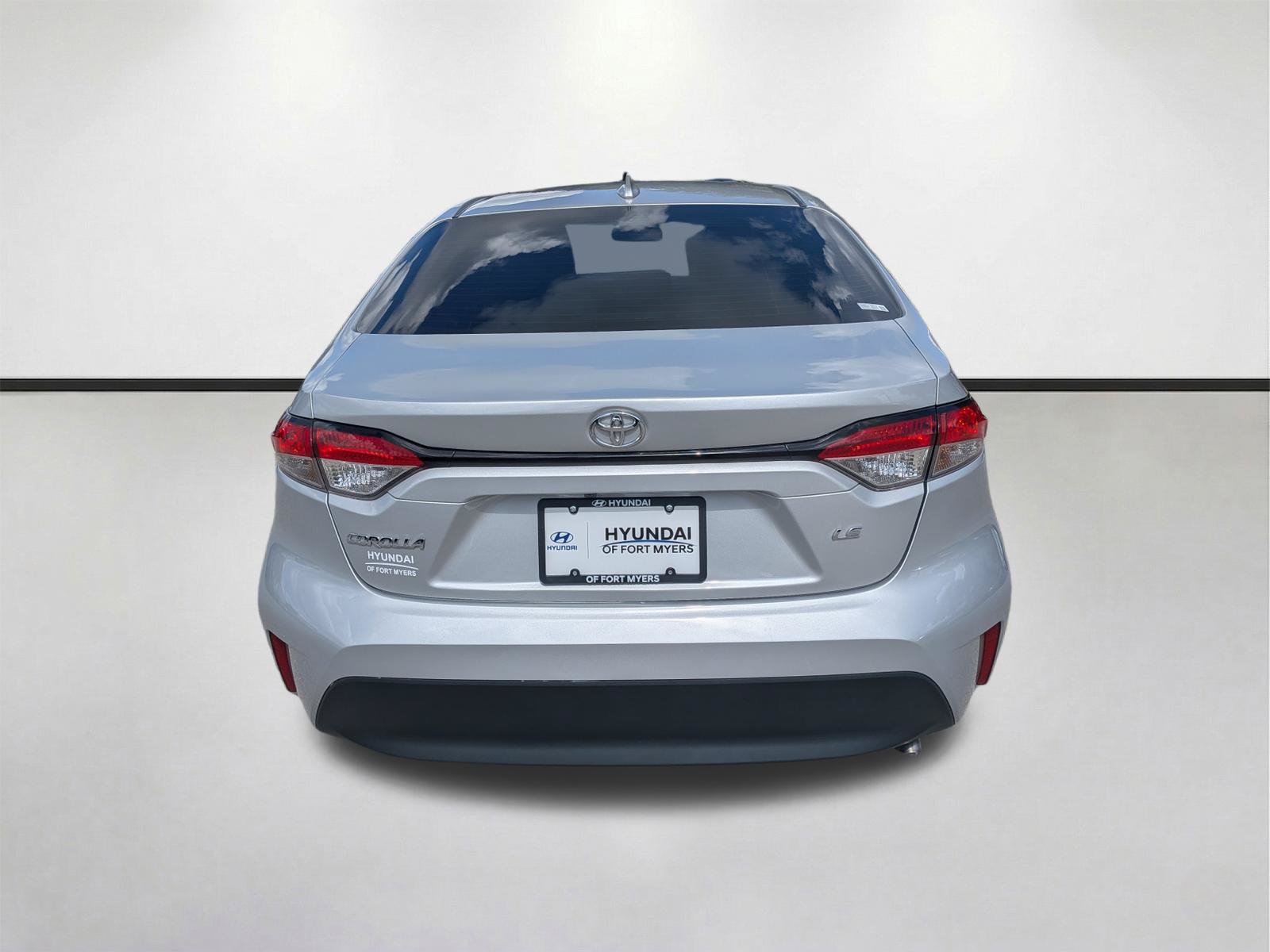 Used 2023 Toyota Corolla LE FWD image 5