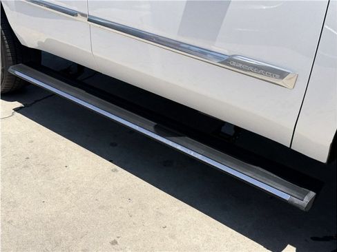 Used 2017 Cadillac Escalade Platinum RWD image 59