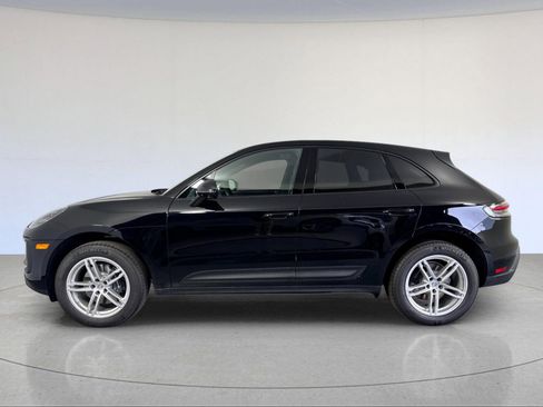 Certified 2026 Porsche Macan AWD/4WD image 2