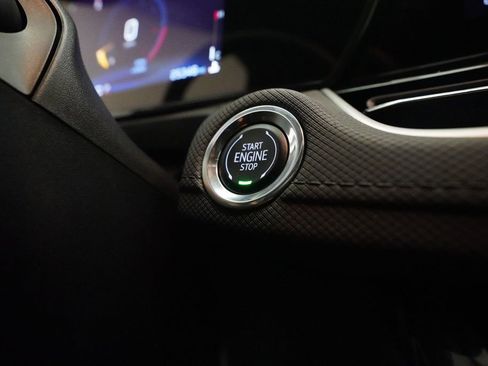 Used 2025 Chevrolet TrailBlazer LT image 30