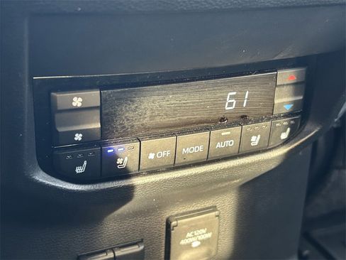 Used 2023 Toyota Sequoia Platinum image 28