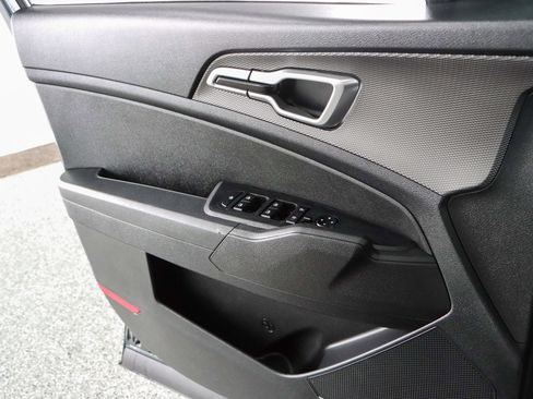 Used 2023 Kia Sportage LX image 21