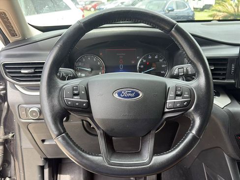 Used 2020 Ford Explorer XLT w/ Equipment Group 202A AWD/4WD image 11