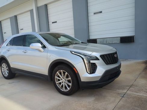 Used 2019 Cadillac XT4 Luxury image 3