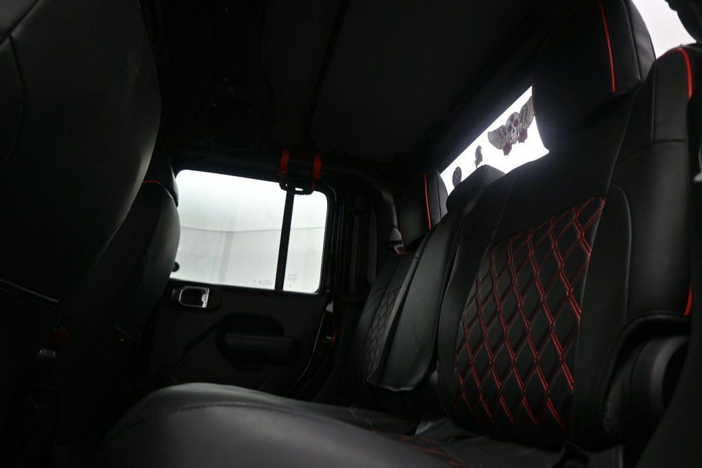 Used 2025 Jeep Gladiator Sport AWD/4WD image 13