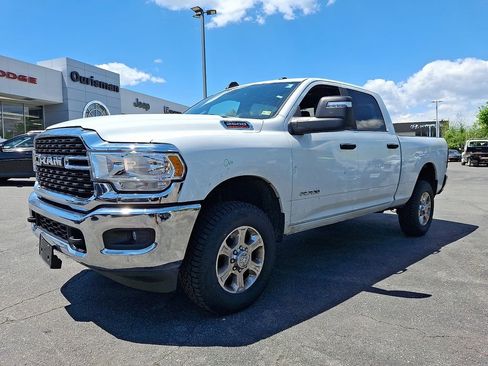 Certified 2024 RAM 2500 Big Horn AWD/4WD image 3