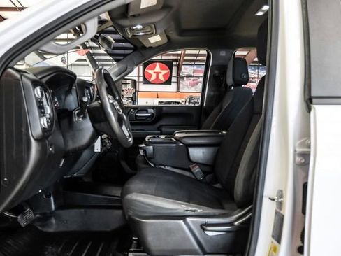 Used 2023 GMC Sierra 3500 Pro w/ Convenience Package image 7