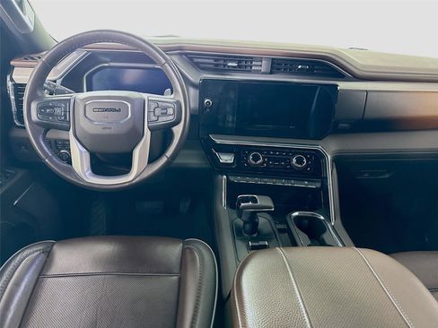 Used 2023 GMC Sierra 1500 Denali w/ Technology Package AWD/4WD image 2