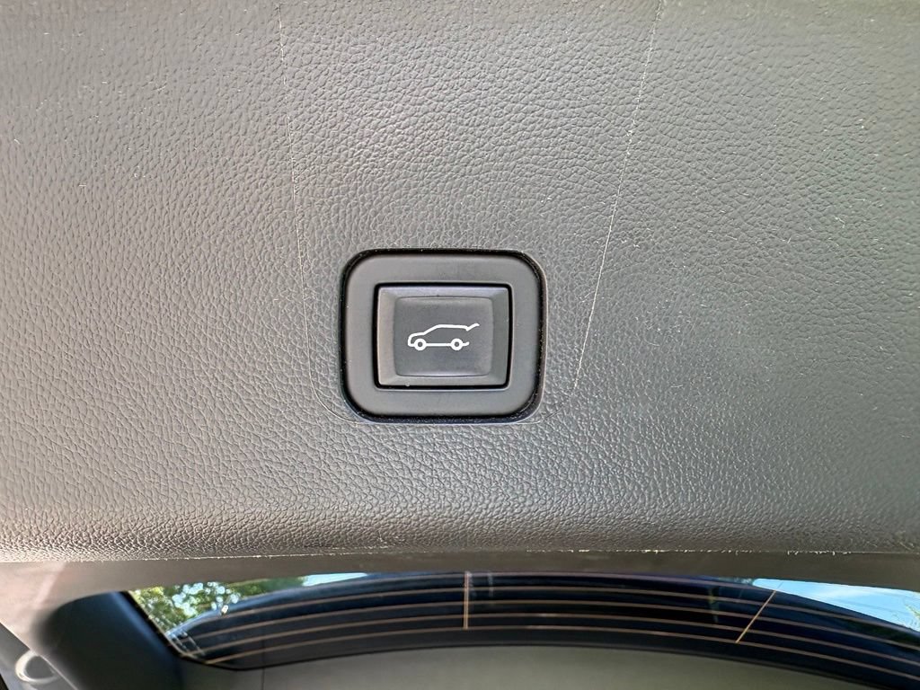 Used 2023 Chevrolet Traverse LT w/ LT Premium Package AWD/4WD image 60