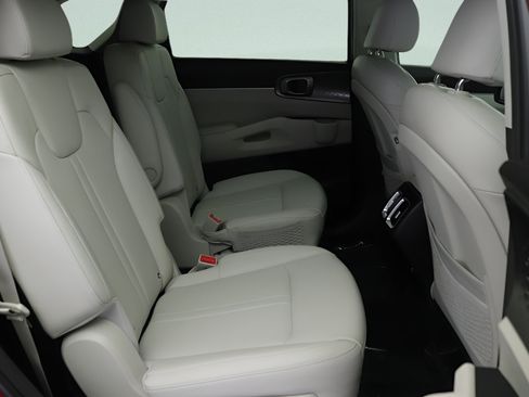 Used 2023 Kia Sorento EX FWD image 28